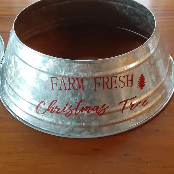 Christmas tree collars (set of two) in galvanized metal NWT - Picture 2 of 5
